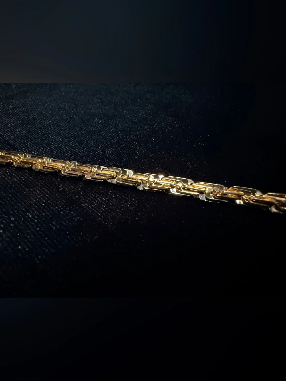Milano Italy 14K stamped Gold filled 8in 5MM Bracelet. Brand new. Stand out!!
